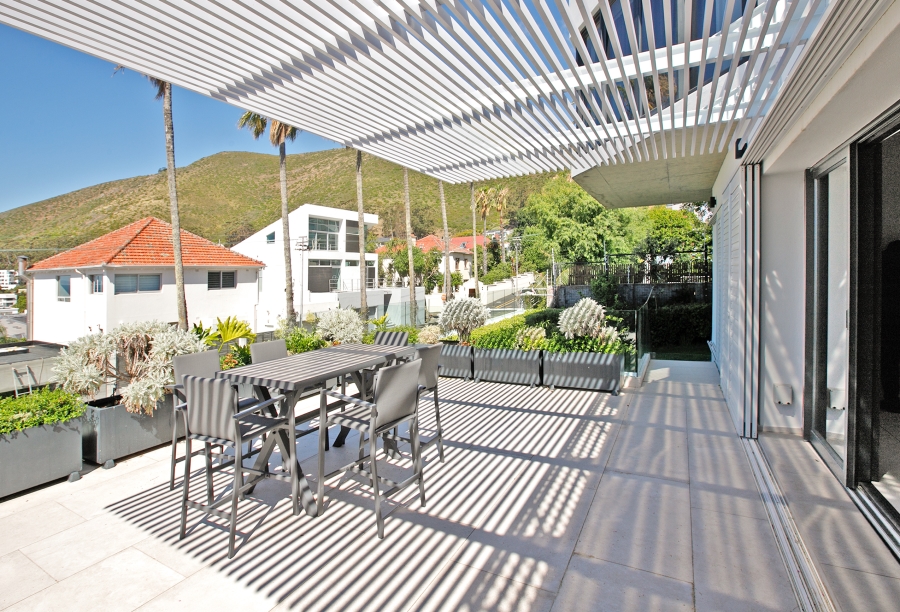To Let 4 Bedroom Property for Rent in Fresnaye Western Cape